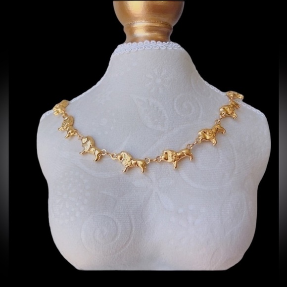 18K GP lion 🦁 Vintage Necklace - Picture 16 of 16